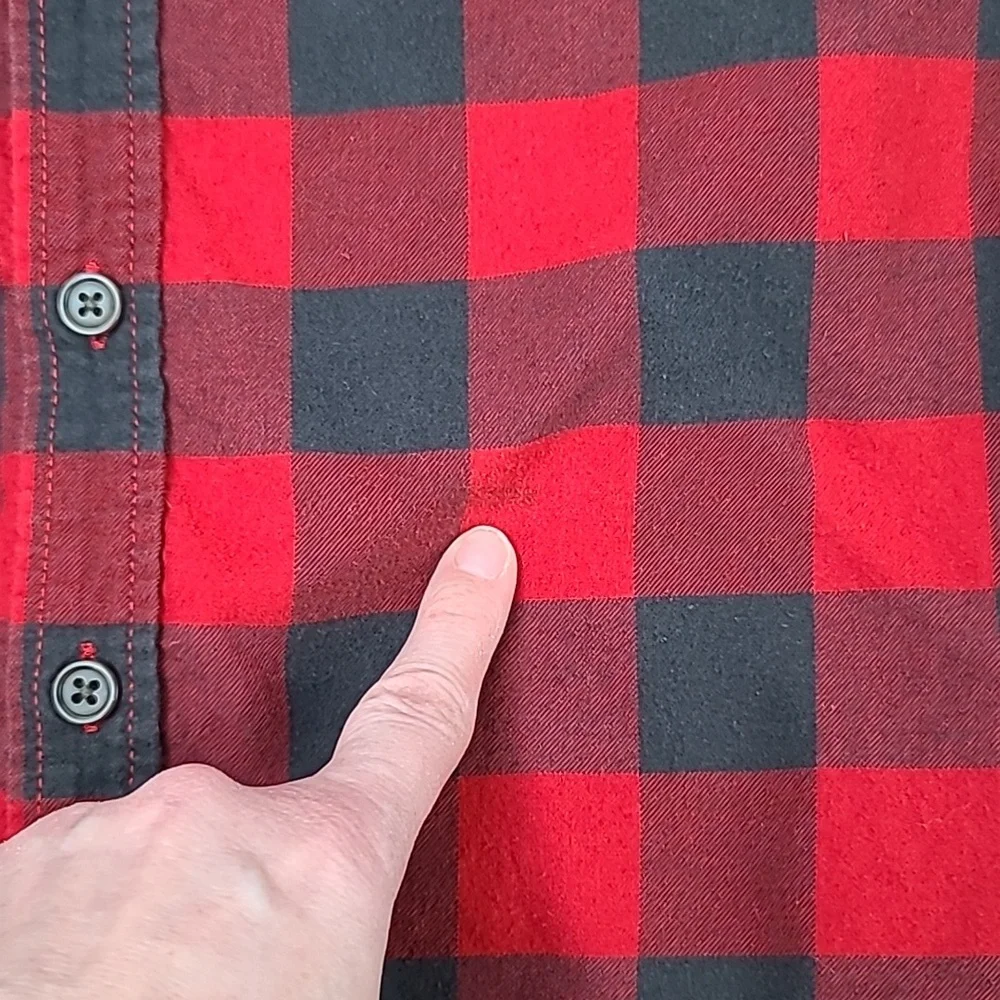 Cat & Jack Boys' Long Sleeve Flannel Button-Down Shirt in Red/Black Size XL/16